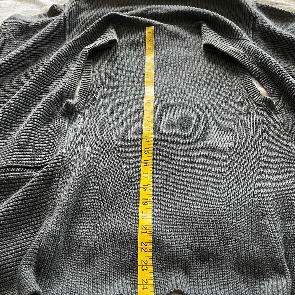 Calvin Klein Jeans Sleeveless Open Front Sweater - Picture 7 of 8